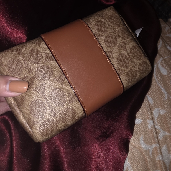 Coach Brown Signature Wristlet - Picture 4 of 6